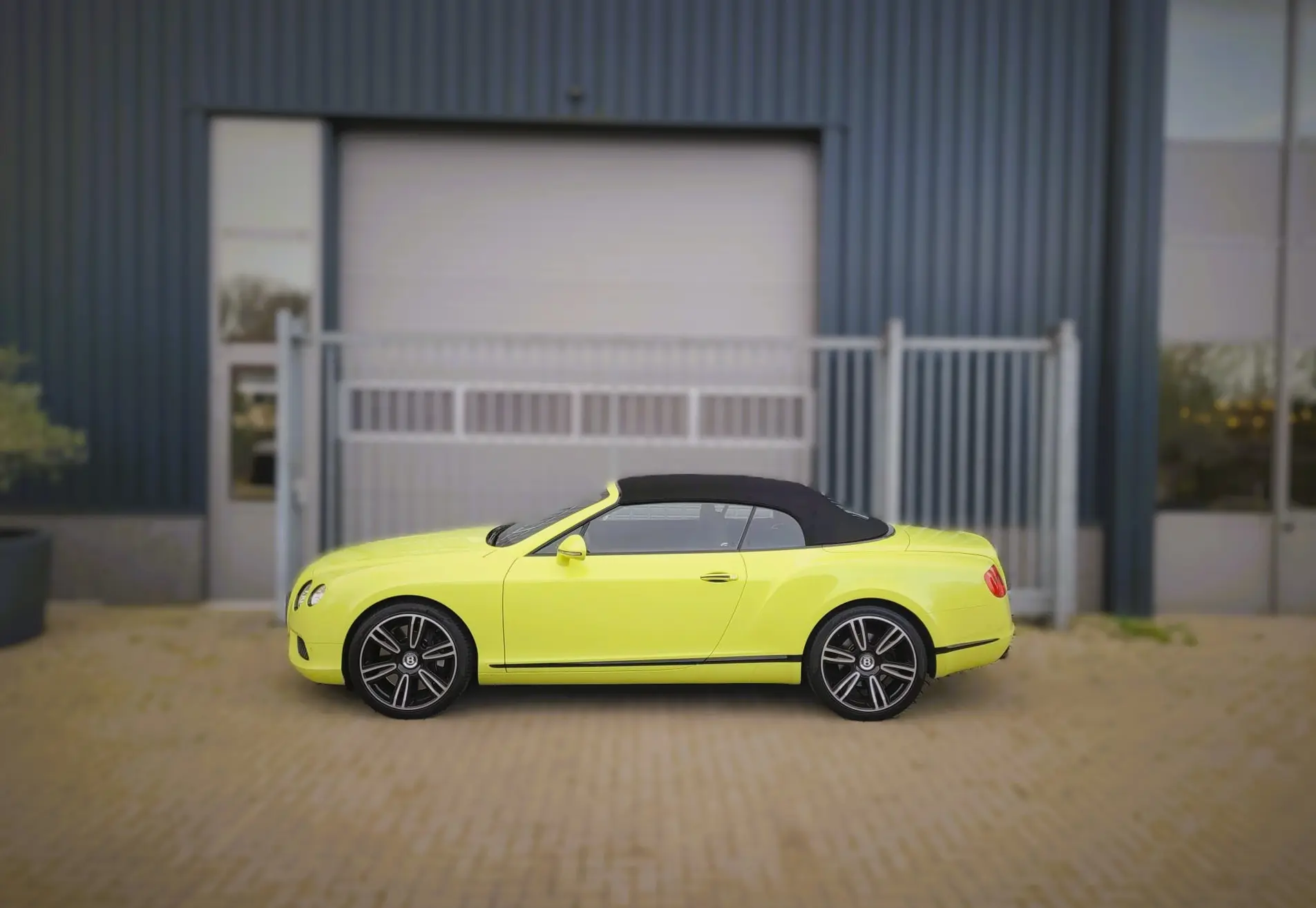 Bentley Continental GTC V8