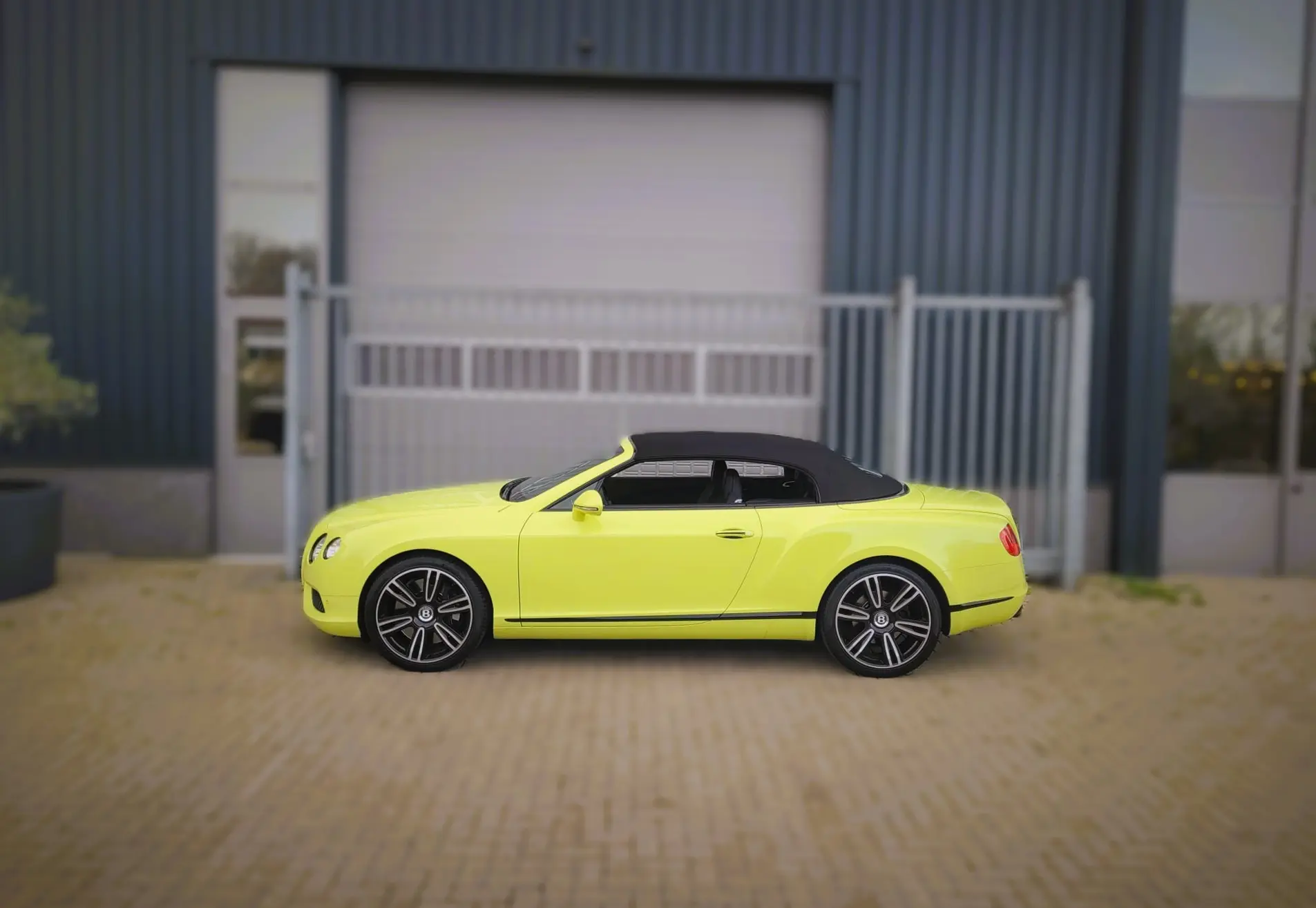 Bentley Continental GTC V8