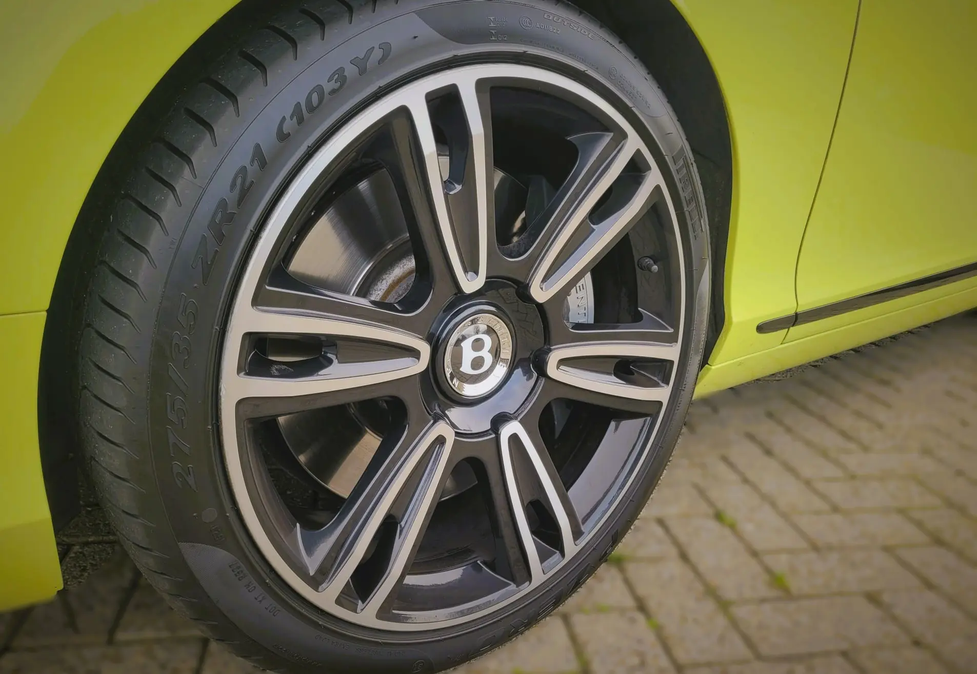 Bentley Continental GTC V8