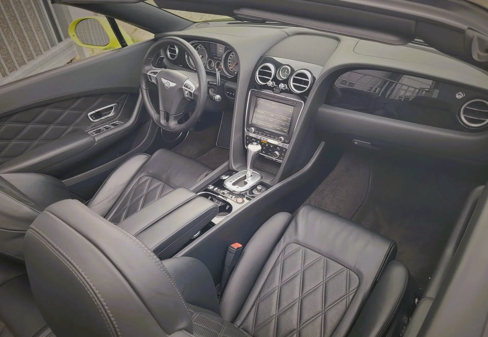 Bentley Continental GTC V8