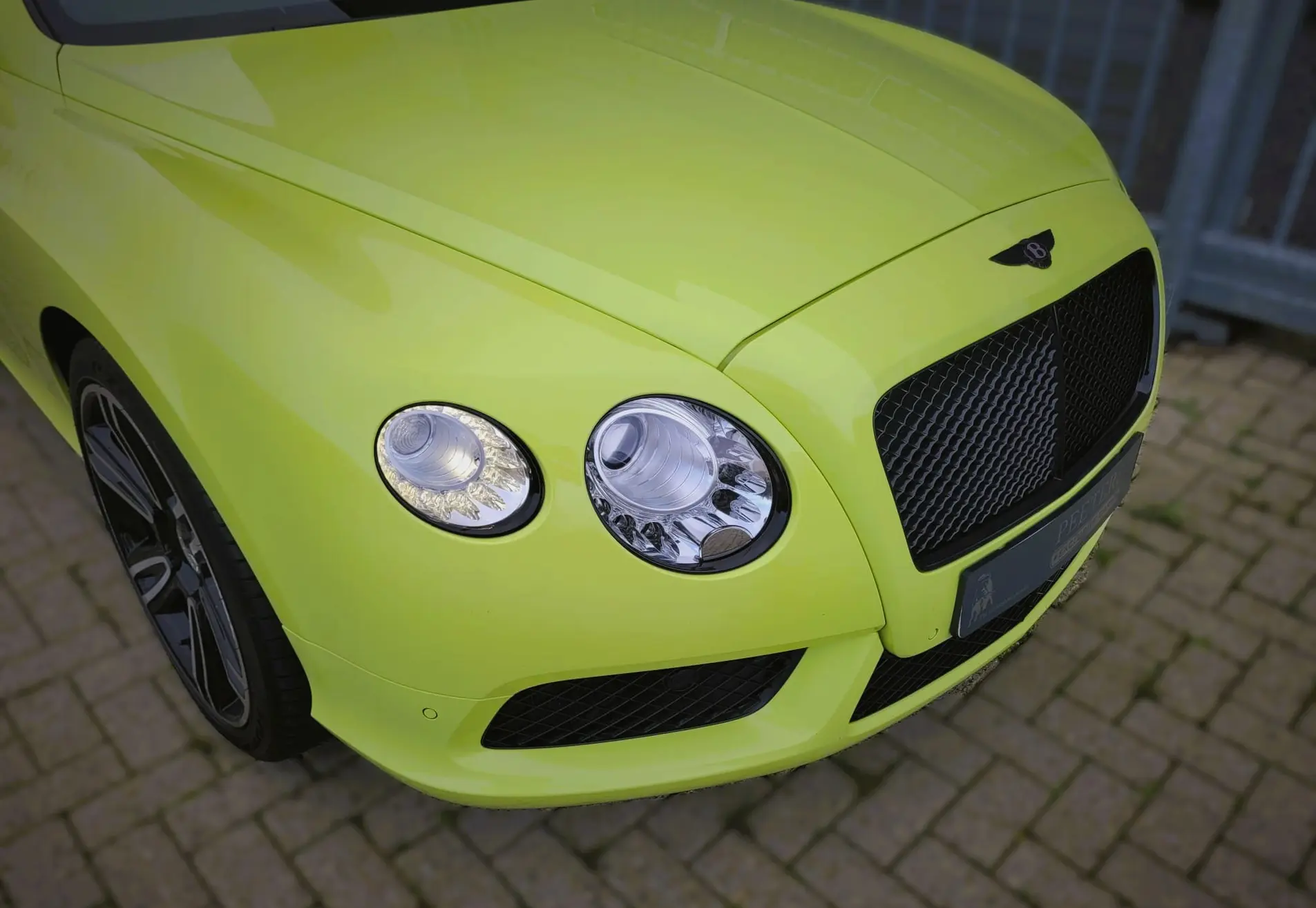 Bentley Continental GTC V8