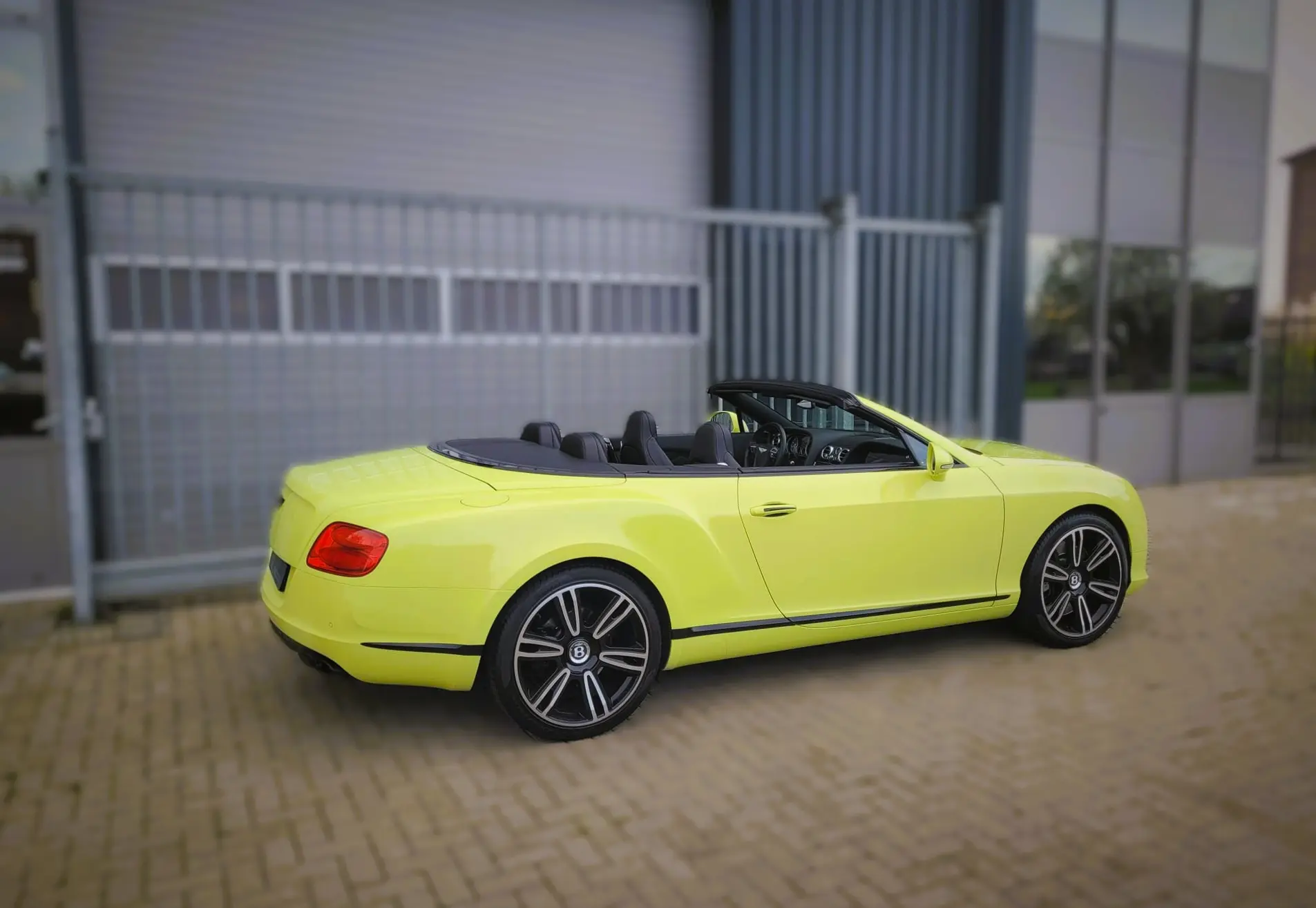Bentley Continental GTC V8