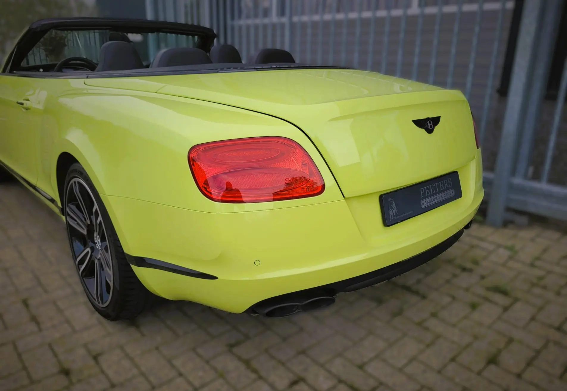 Bentley Continental GTC V8