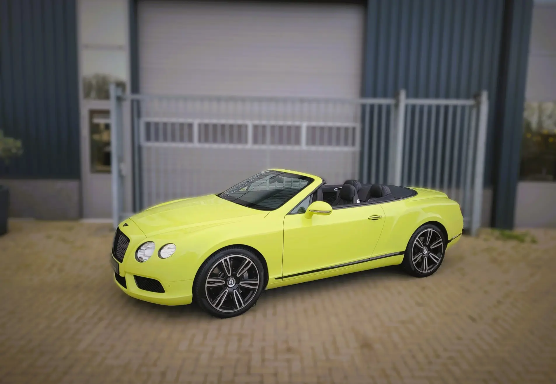 Bentley Continental GTC V8