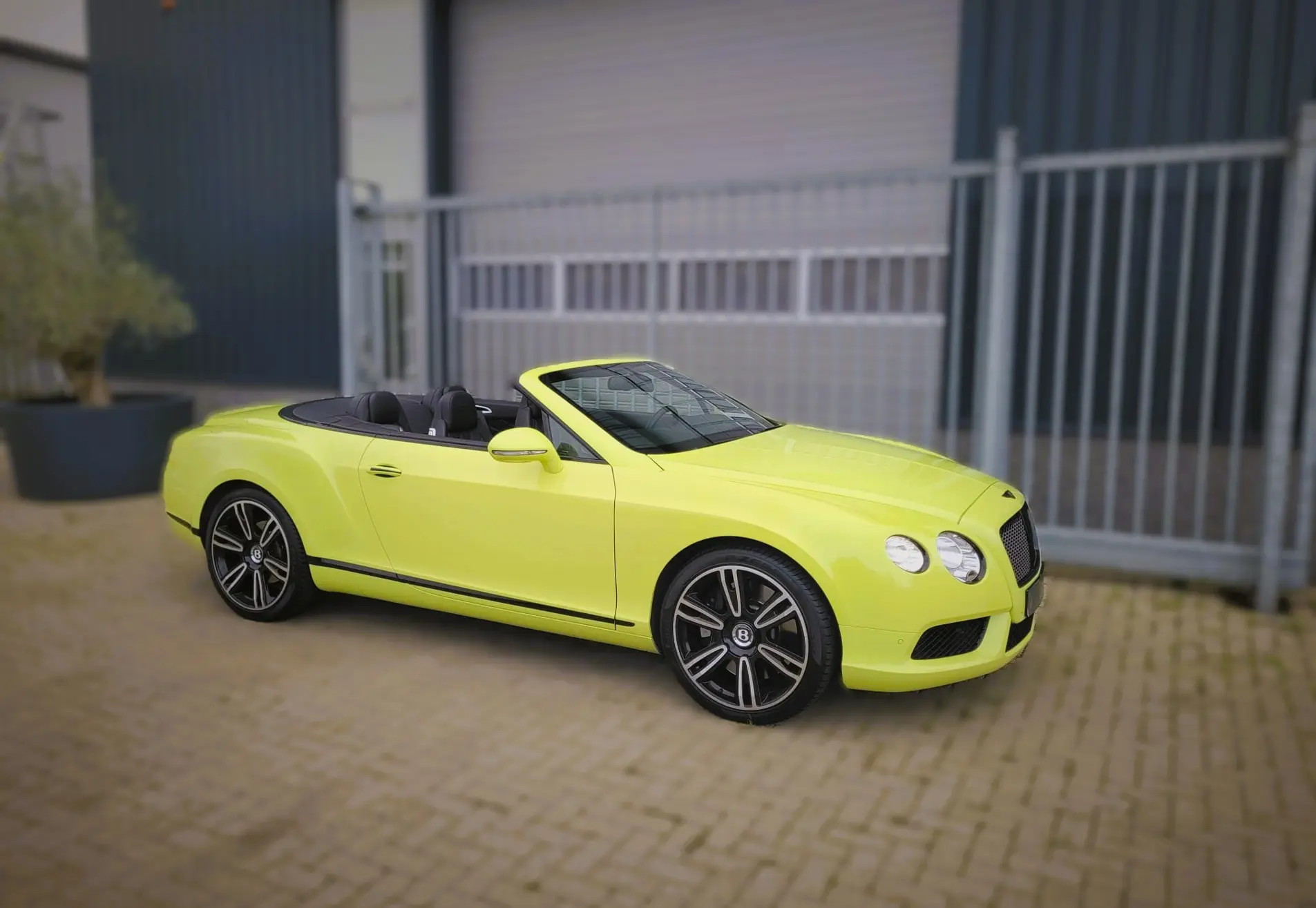 Bentley Continental GTC V8