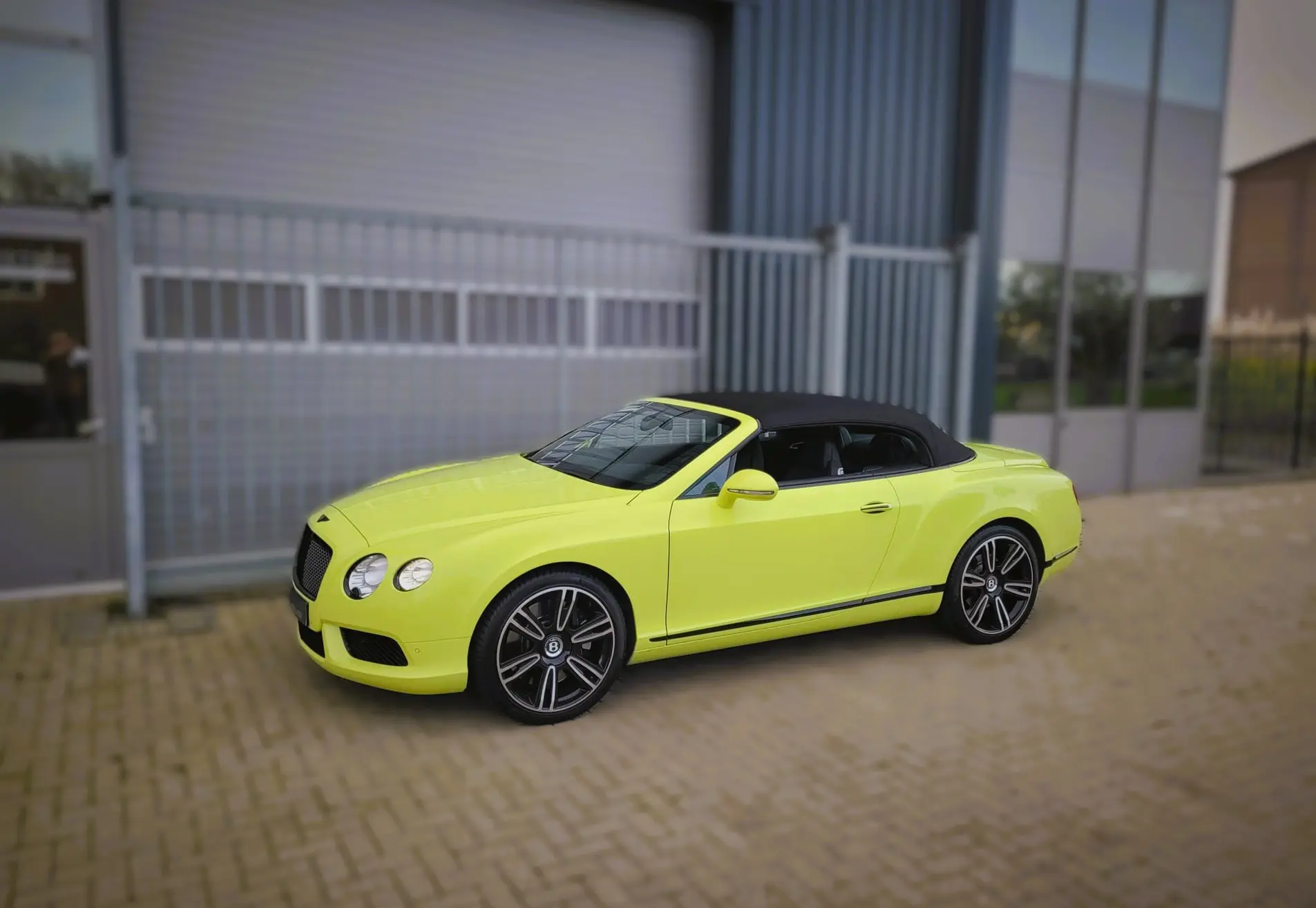 Bentley Continental GTC V8