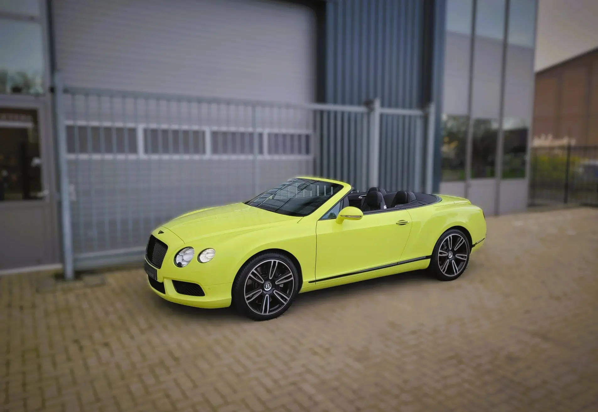 Bentley Continental GTC V8